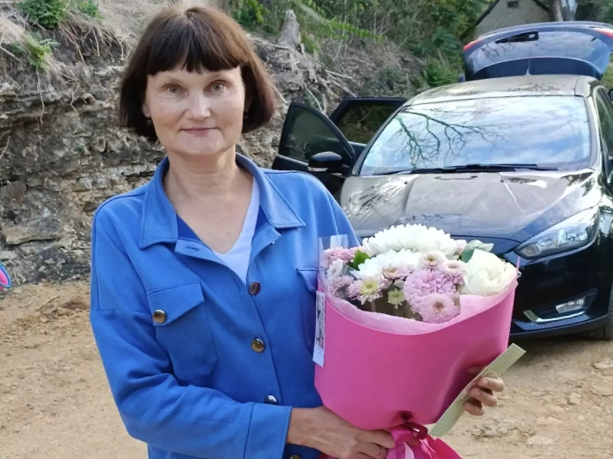 Победительница проекта «Четыре дачи» из Ростовской области рассказала, как сохранить цветы в вазе